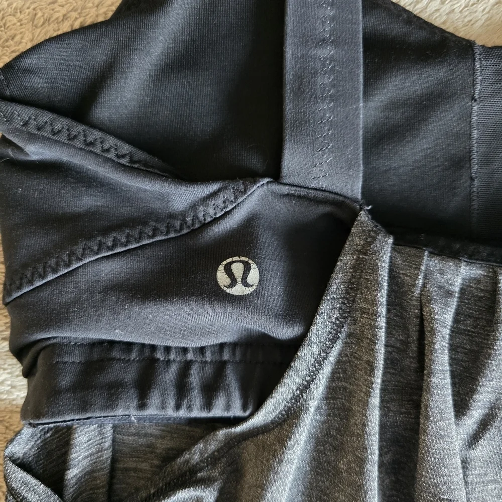 Lululemon Run: Back On Track Tank Heathered Black/Black Size 6 - Picture 9 of 11